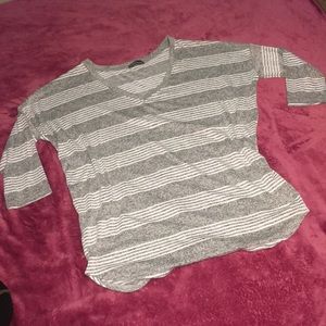 Quarter sleeve sweater